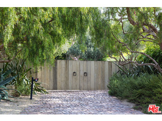 29715 Cuthbert Road Malibu, CA 90265 - Photo 2 of 31