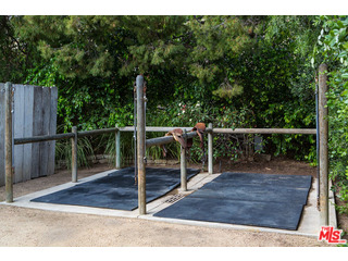 29715 Cuthbert Road Malibu, CA 90265 - Photo 22 of 31