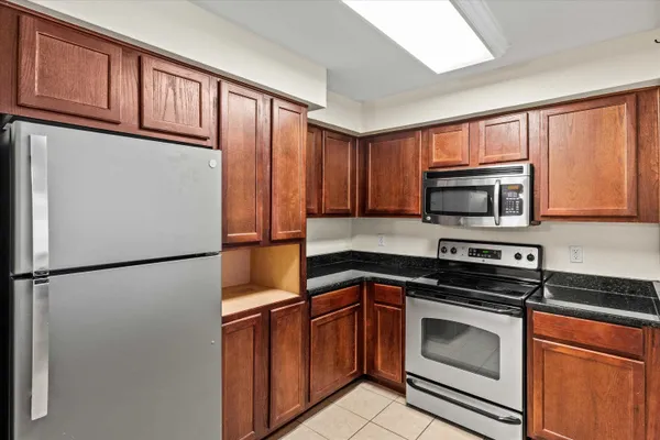 $239,900 | 2801 Chancellorsville Drive, Unit 827, Tallahassee, FL 32312
