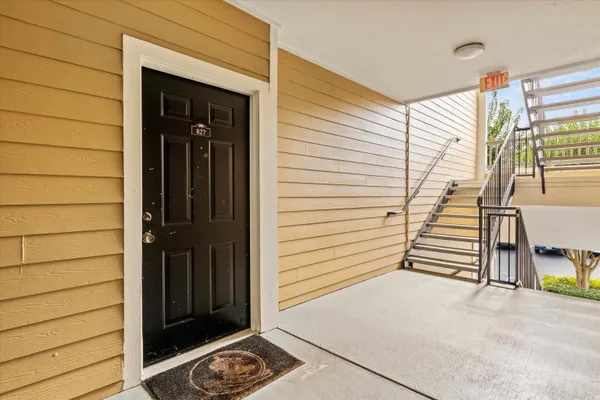 $239,900 | 2801 Chancellorsville Drive, Unit 827, Tallahassee, FL 32312