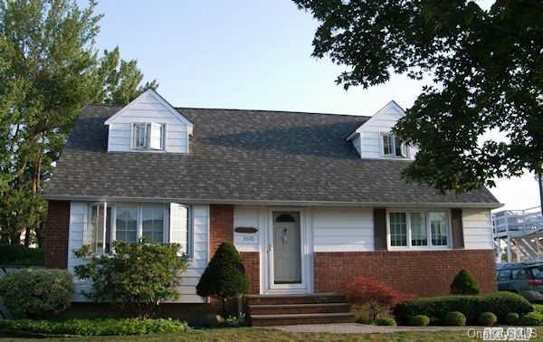 3670 Hunt Road Wantagh, NY 11793 - Photo 1 of 1 front