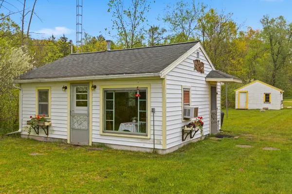 $184,500 | 1196 Lakeview Drive, Brooklyn, MI 49230