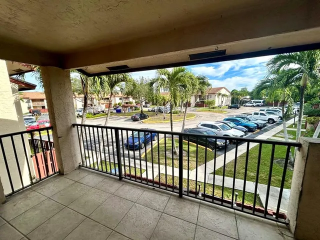 $260,000 | 7931 Southgate Boulevard, Unit E8, North Lauderdale, FL 33068