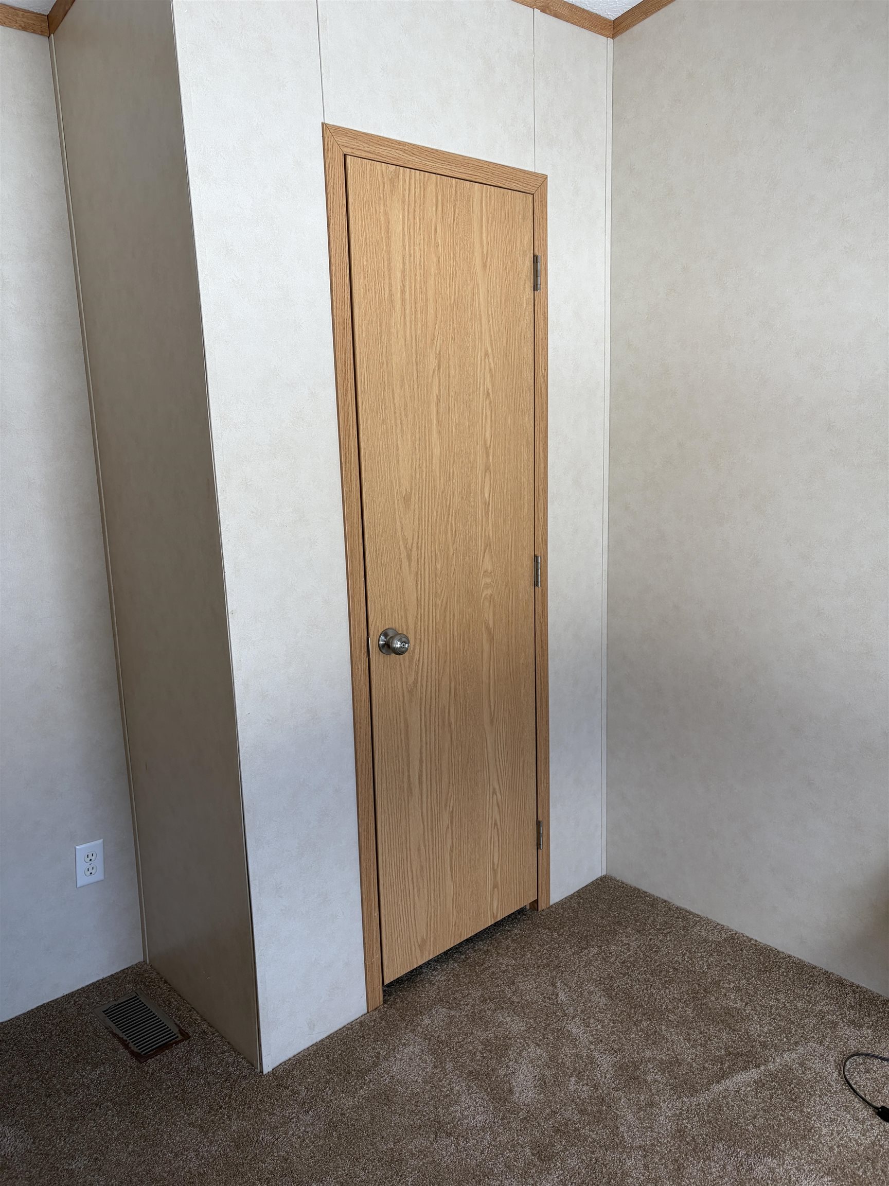 64 County Road Springfield, VT 05150 - Photo 20 of 43