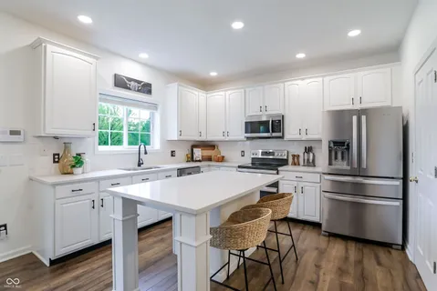 $695,000 | 4229 Greenthread Drive, Zionsville, IN 46077