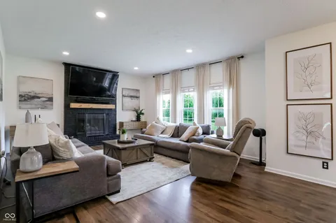 $695,000 | 4229 Greenthread Drive, Zionsville, IN 46077