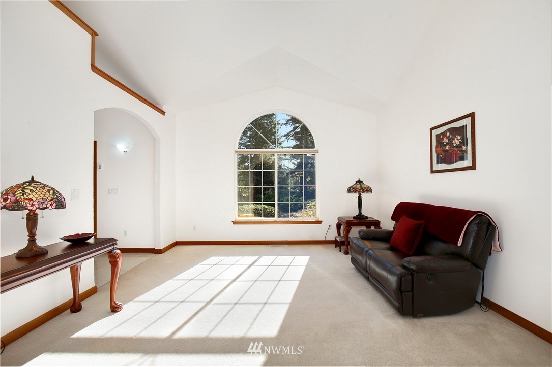 806 Overhulse Road Northwest Olympia, WA 98502 - Photo 4 of 25 Gallery Image 4
