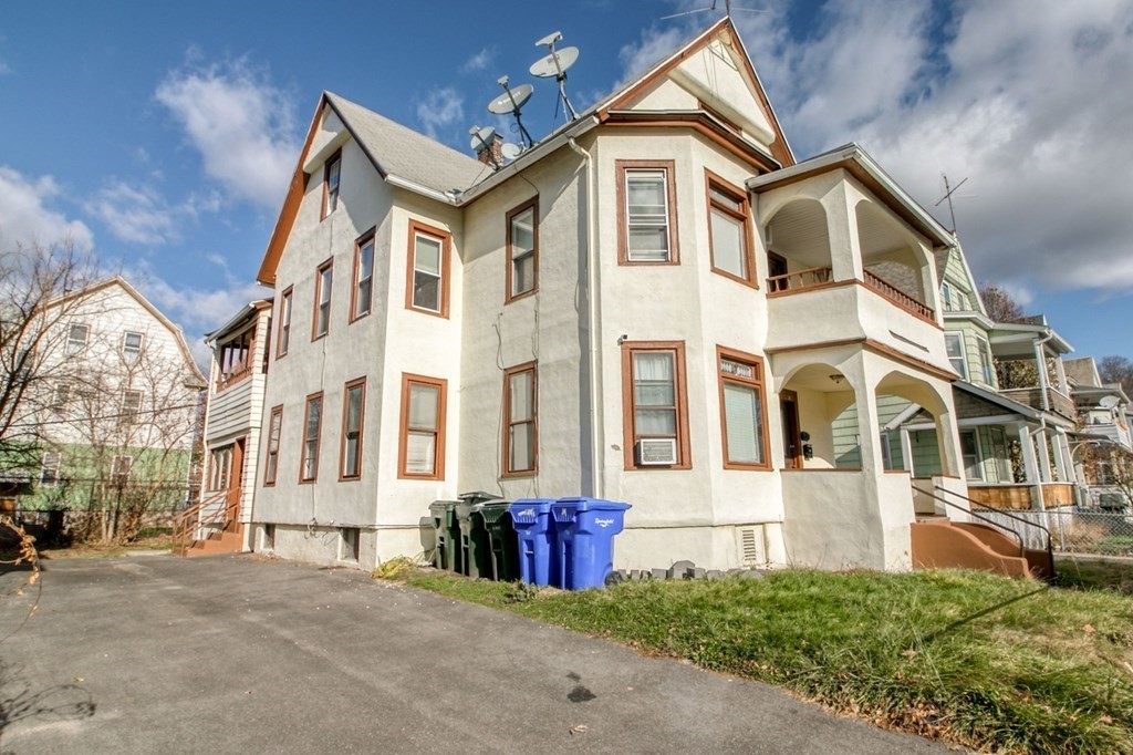 28 Rutledge Avenue Springfield, MA 01105 - Photo 2 of 22 a view of a large white building