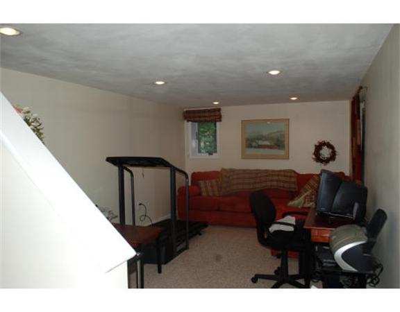 19 Seabrook Road Salisbury, MA 01952 - Photo 15 of 17 Gallery Image 15