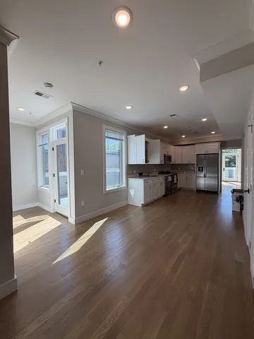 $6,095 | 104-106 Warren Street, Unit 7, Boston, MA 02135