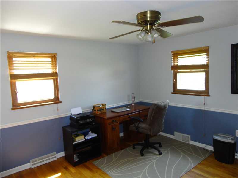 171 North Jamestown Road Coraopolis, PA 15108 - Photo 11 of 22 Bedroom.