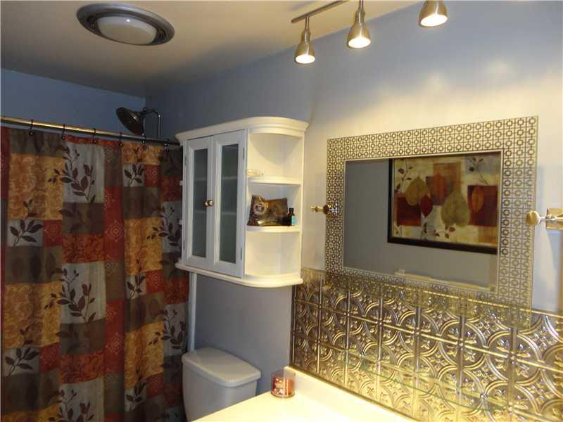 171 North Jamestown Road Coraopolis, PA 15108 - Photo 22 of 22 Full Bath.