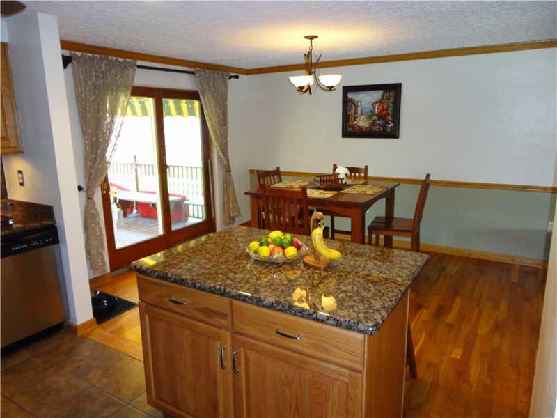 171 North Jamestown Road Coraopolis, PA 15108 - Photo 6 of 22 Dining Room.