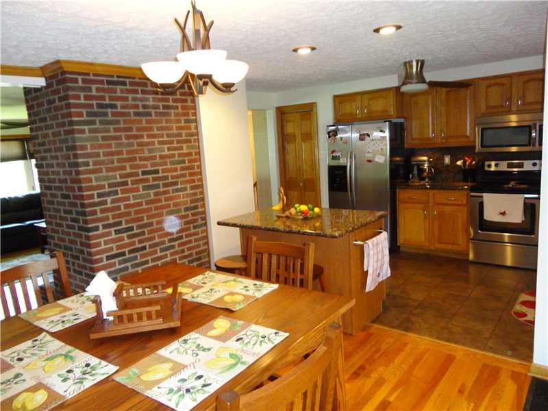 171 North Jamestown Road Coraopolis, PA 15108 - Photo 7 of 22 Dining Room.