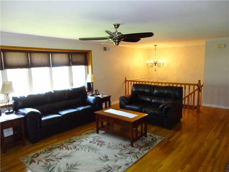 171 North Jamestown Road Coraopolis, PA 15108 - Photo 9 of 22 Living Room.