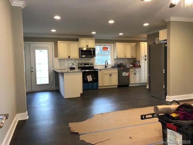 611 3rd St Place Southwest Conover, NC 28613 - Photo 3 of 19 Gallery Image 3