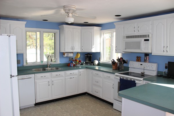 63 Bruce Road Marlborough, MA 01752 - Photo 2 of 20 Gallery Image 2