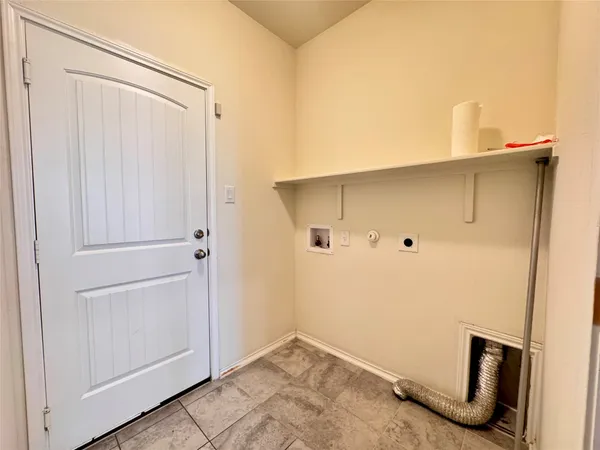 $2,500 | 16501 Brogan Lane, Pflugerville, TX 78660