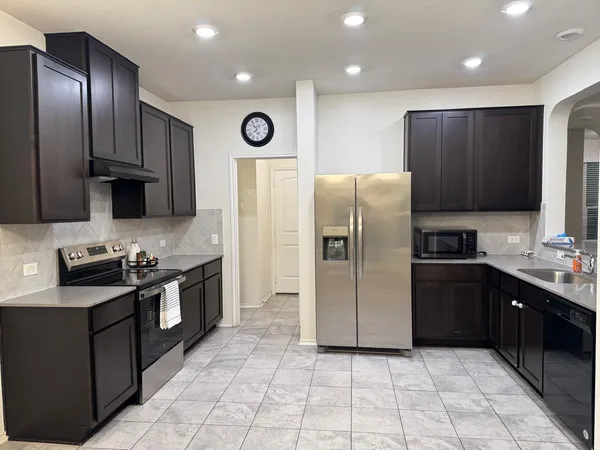 $2,500 | 16501 Brogan Lane, Pflugerville, TX 78660