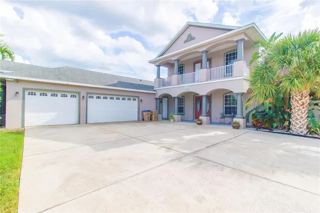 $699,900 | 1380 East Lakeshore Boulevard, Kissimmee, FL 34744