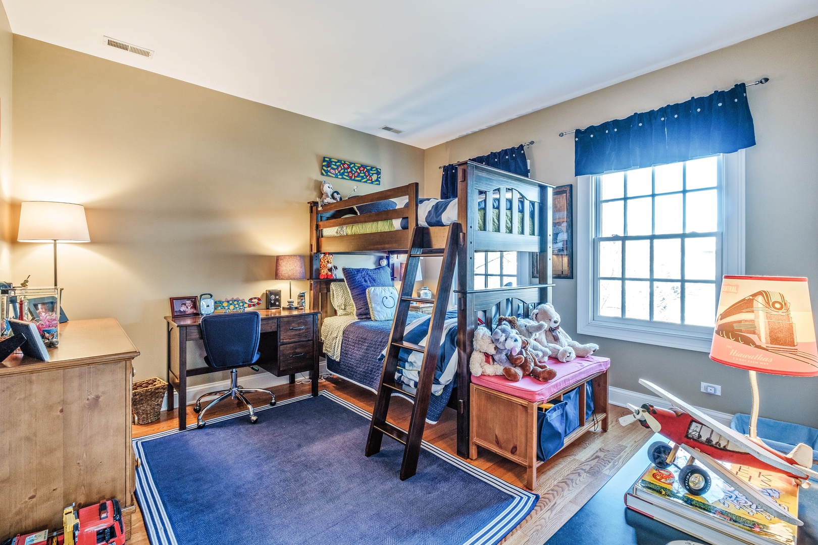 1063 Oak Street Winnetka, IL 60093 - Photo 18 of 25