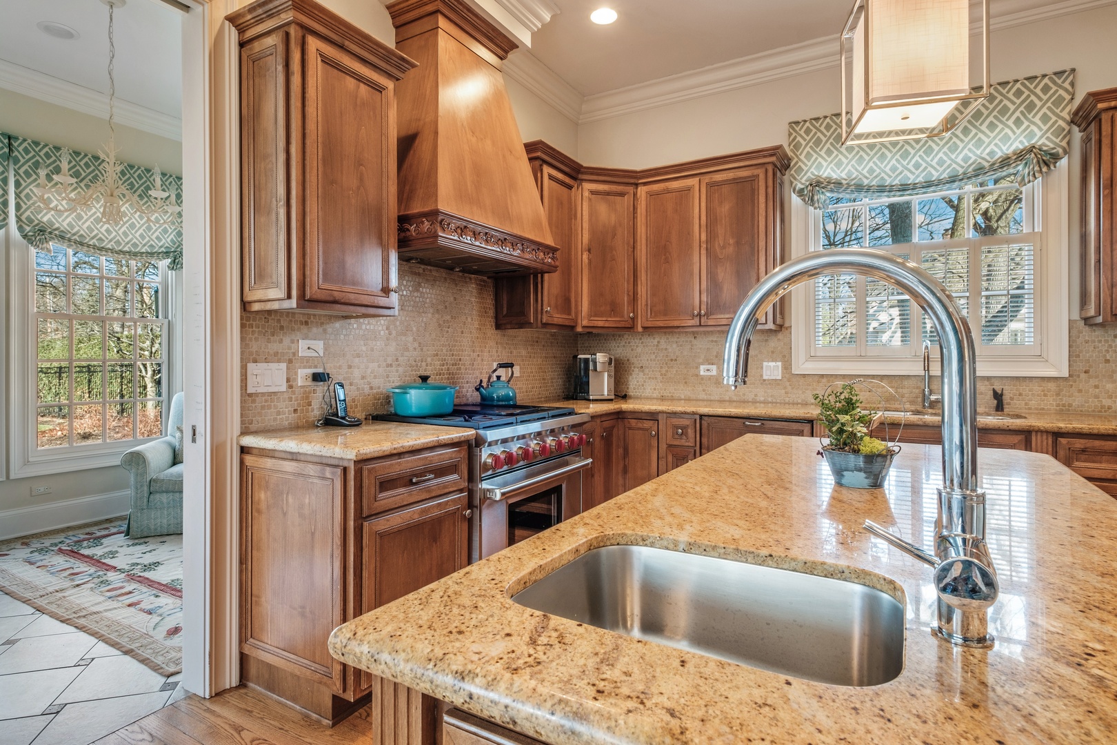 1063 Oak Street Winnetka, IL 60093 - Photo 6 of 25