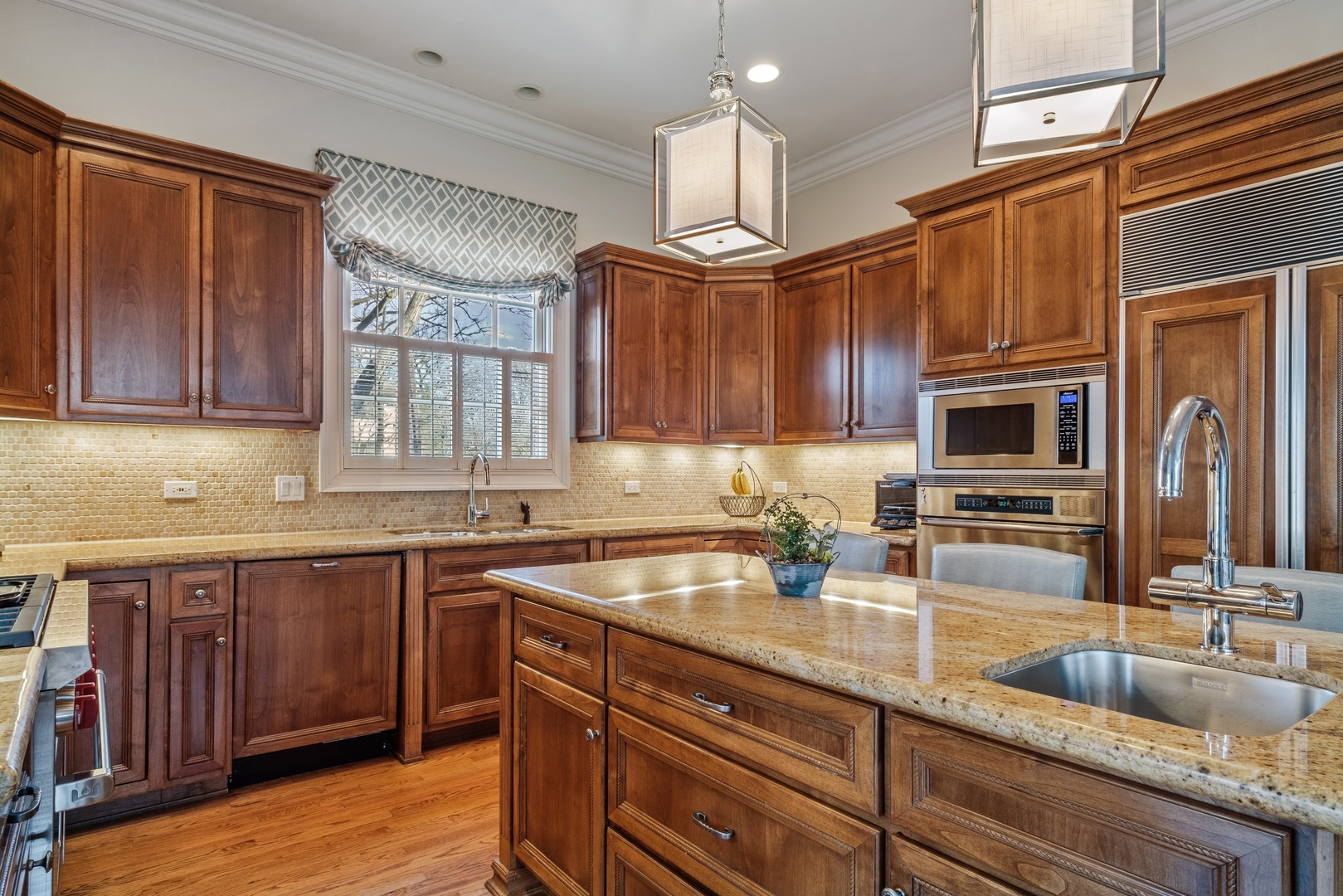 1063 Oak Street Winnetka, IL 60093 - Photo 8 of 25