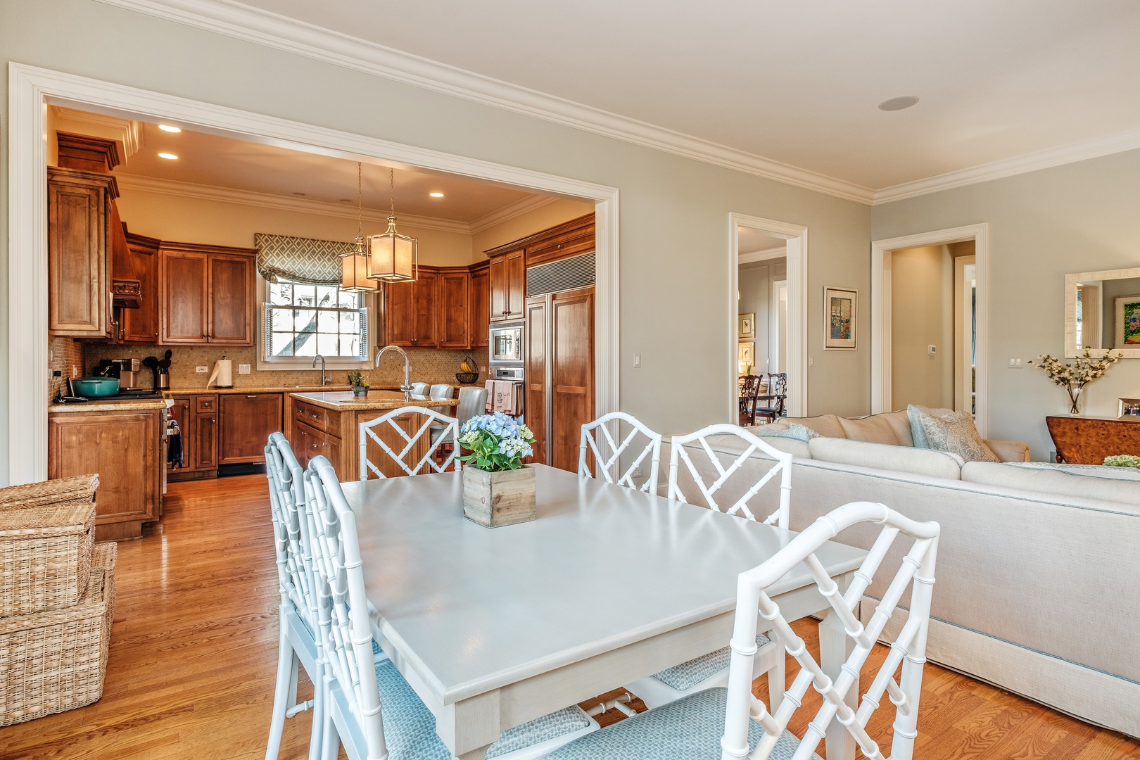 1063 Oak Street Winnetka, IL 60093 - Photo 9 of 25