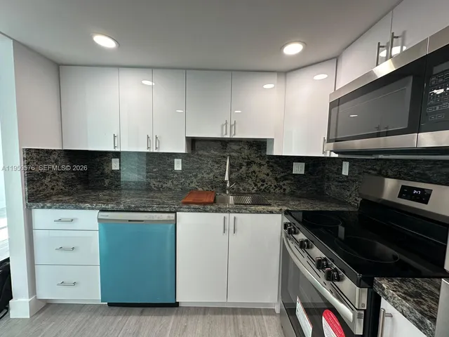 $298,500 | 2075 Southwest 122nd Avenue, Unit 531, Miami, FL 33175
