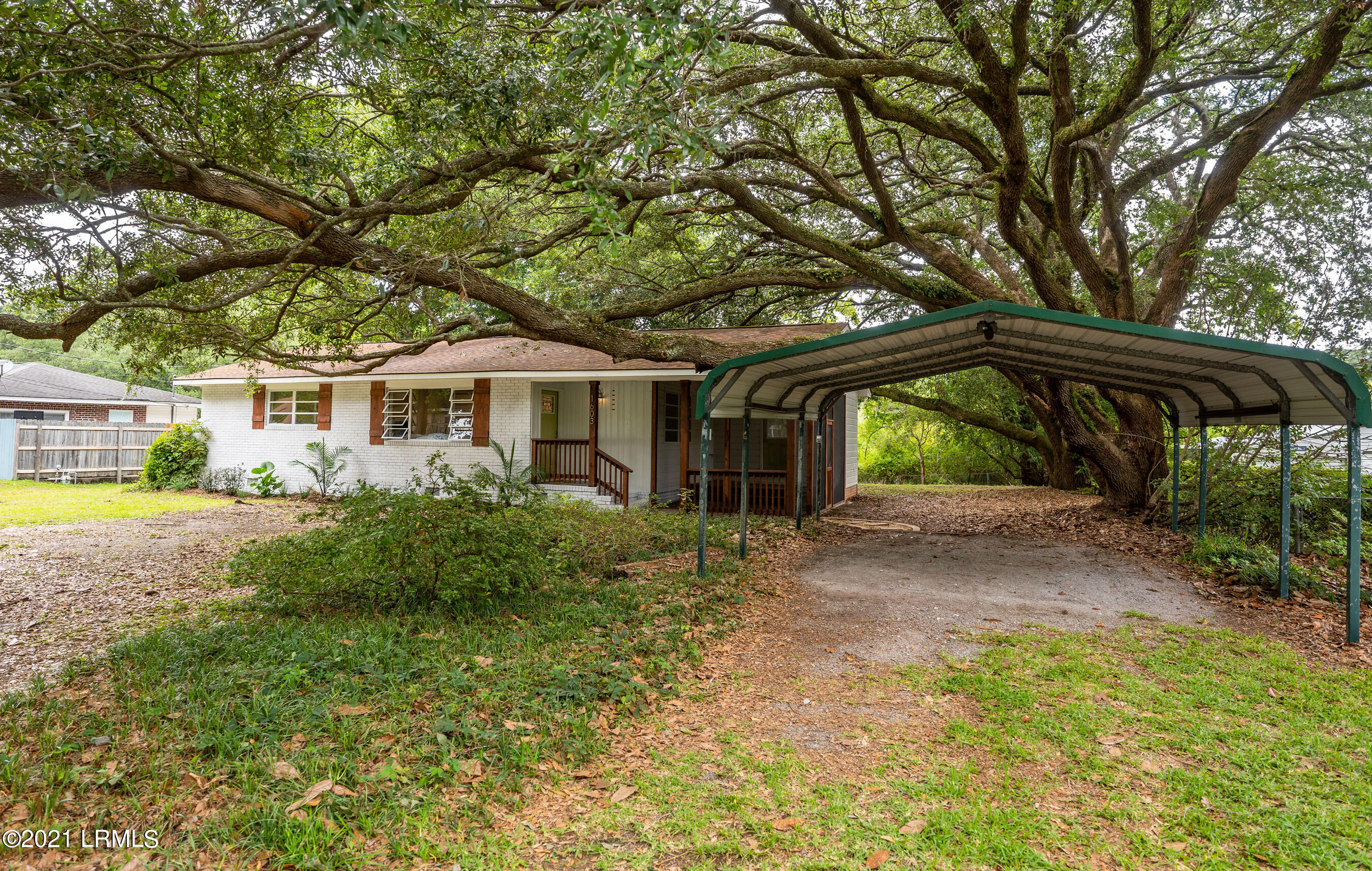 1603 Camellia Road Beaufort, SC 29902 - Photo 3 of 25 Christine Wiley - 3