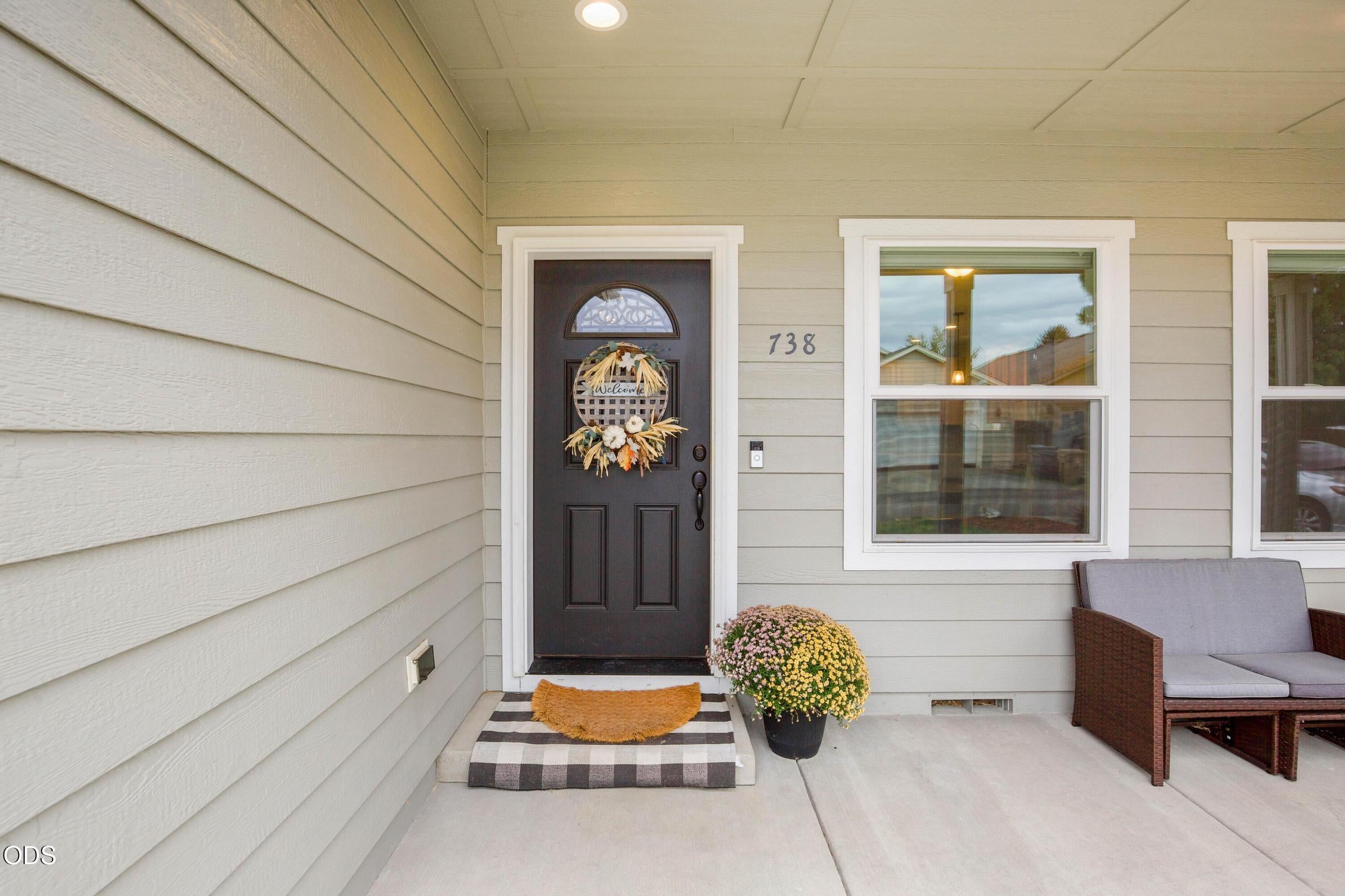738 Lincoln Road Grants Pass, OR 97526 - Photo 2 of 28 Gallery Image 2