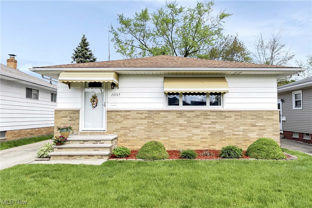 13717 Carpenter Road Garfield Heights, OH 44125 - Photo 2 of 43