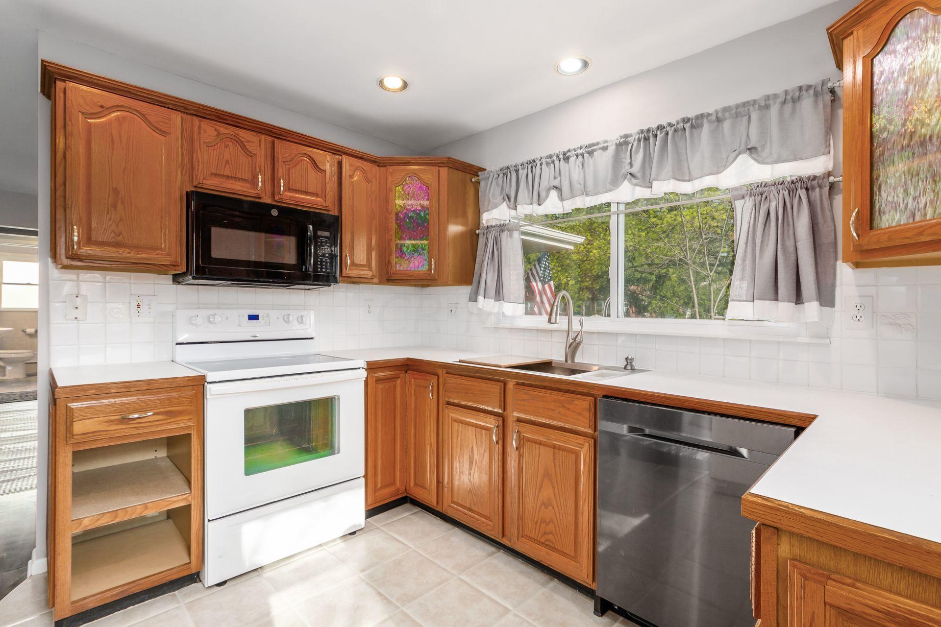 3003 Minerva Lake Road Columbus, OH 43231 - Photo 8 of 46 Gallery Image 8
