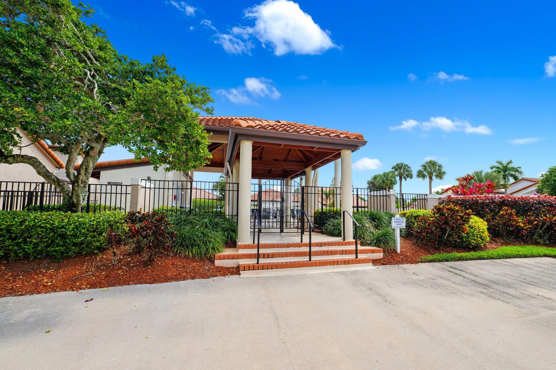 23221 Via Stel Boca Raton, FL 33433 - Photo 22 of 27 20230307010153813399000000-o