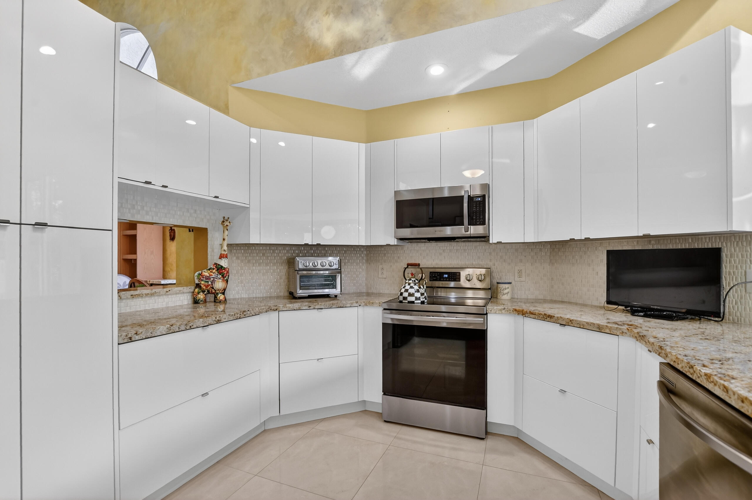 23221 Via Stel Boca Raton, FL 33433 - Photo 9 of 27 24-print-DSC_3818