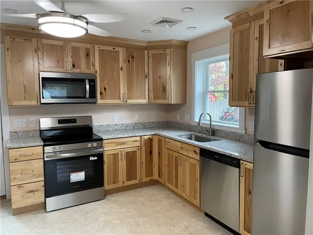 $419,900 | 14 Douglas Circle, Smithfield, RI 02828