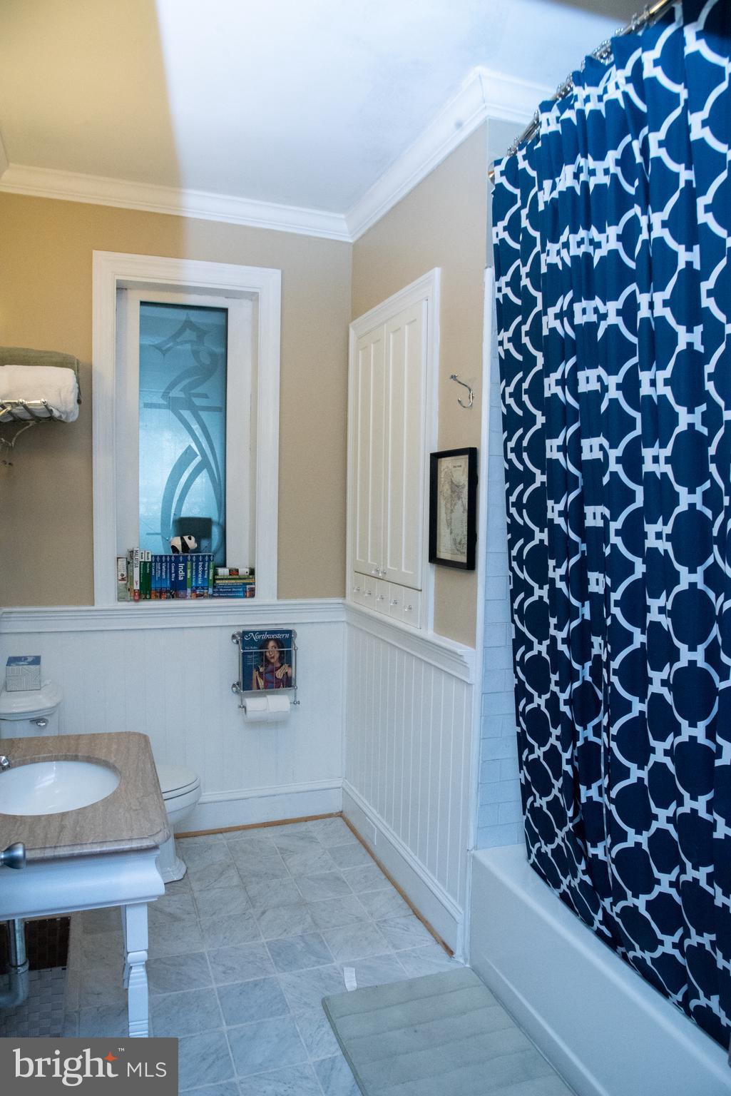 1419 R Street Northwest, Unit 11 Washington, DC 20009 - Photo 9 of 17 Bath