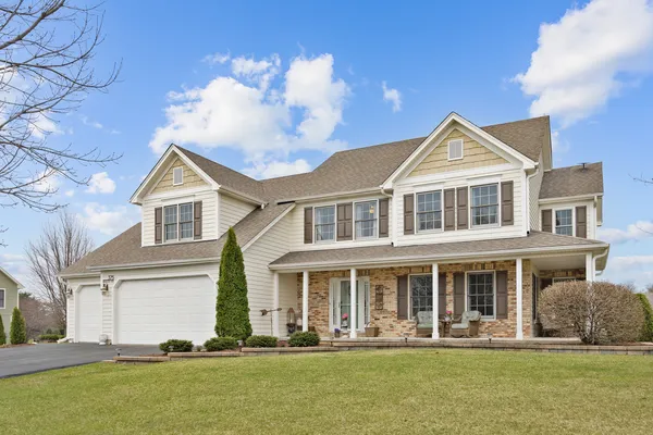 $639,900 | 375 Meadow View, Burlington, IL 60109