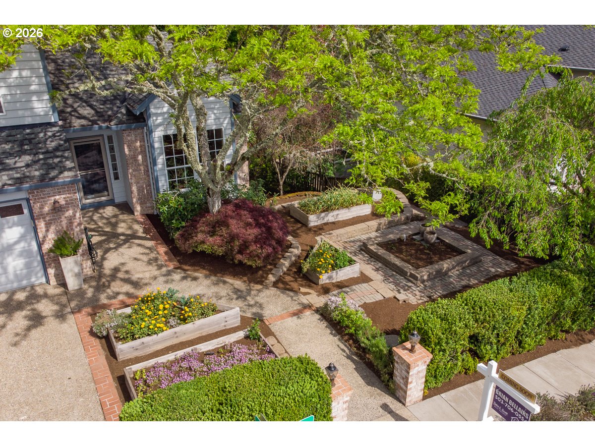 9675 Southwest 163rd Avenue Beaverton, OR 97007 - Photo 2 of 26 a view of outdoor space and yard