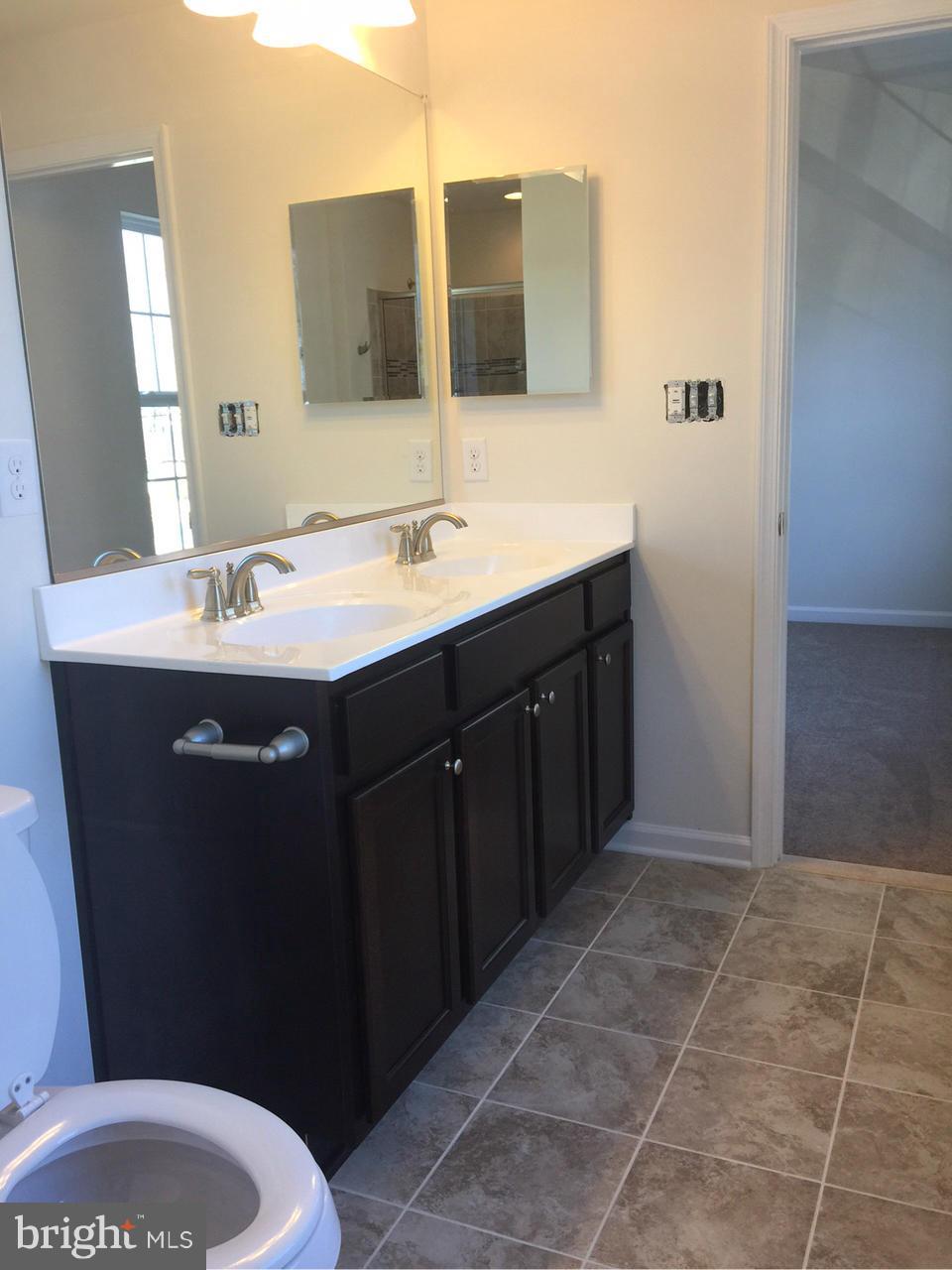 2312 Lodge Farm Road Baltimore, MD 21219 - Photo 10 of 23 Bath (Master)