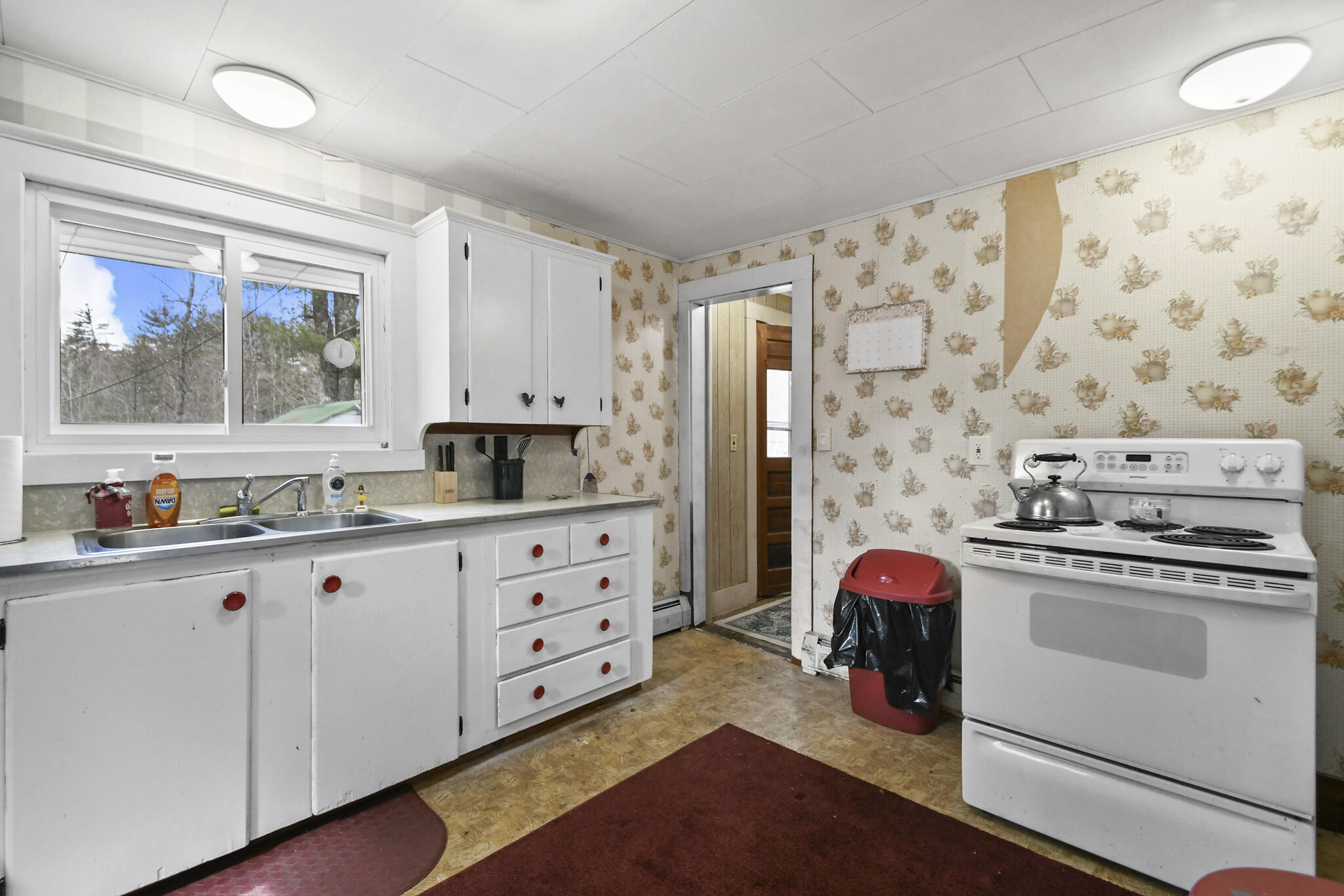 219 Upper Cross Road Lebanon, ME 04027 - Photo 4 of 25 219 Upper Cross RoadLebanon ME 04027-08