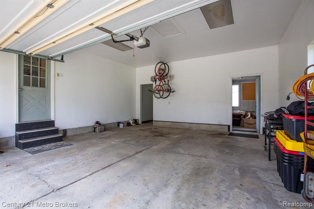 6043 North Gale Road Davison, MI 48423 - Photo 2 of 34 Gallery Image 2