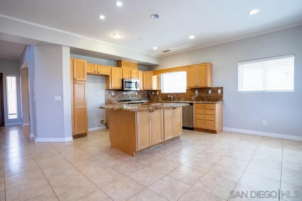 2294 Johns View Way Spring Valley, CA 91977 - Photo 9 of 42 Gallery Image 9