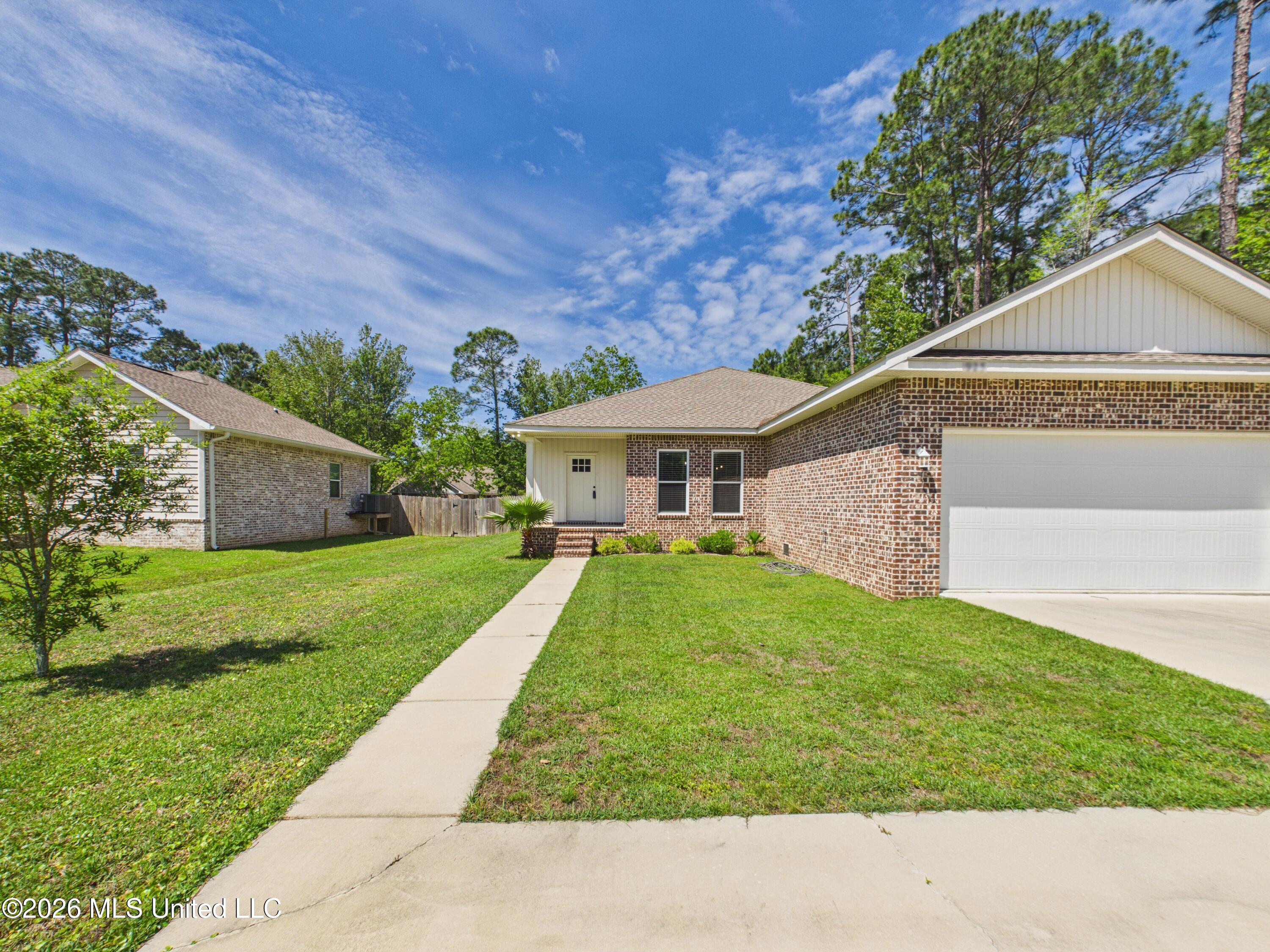 1925 Beachview Drive Ocean Springs, MS 39564 - Photo 3 of 33 CAM04449G0-PR0037-STILL005