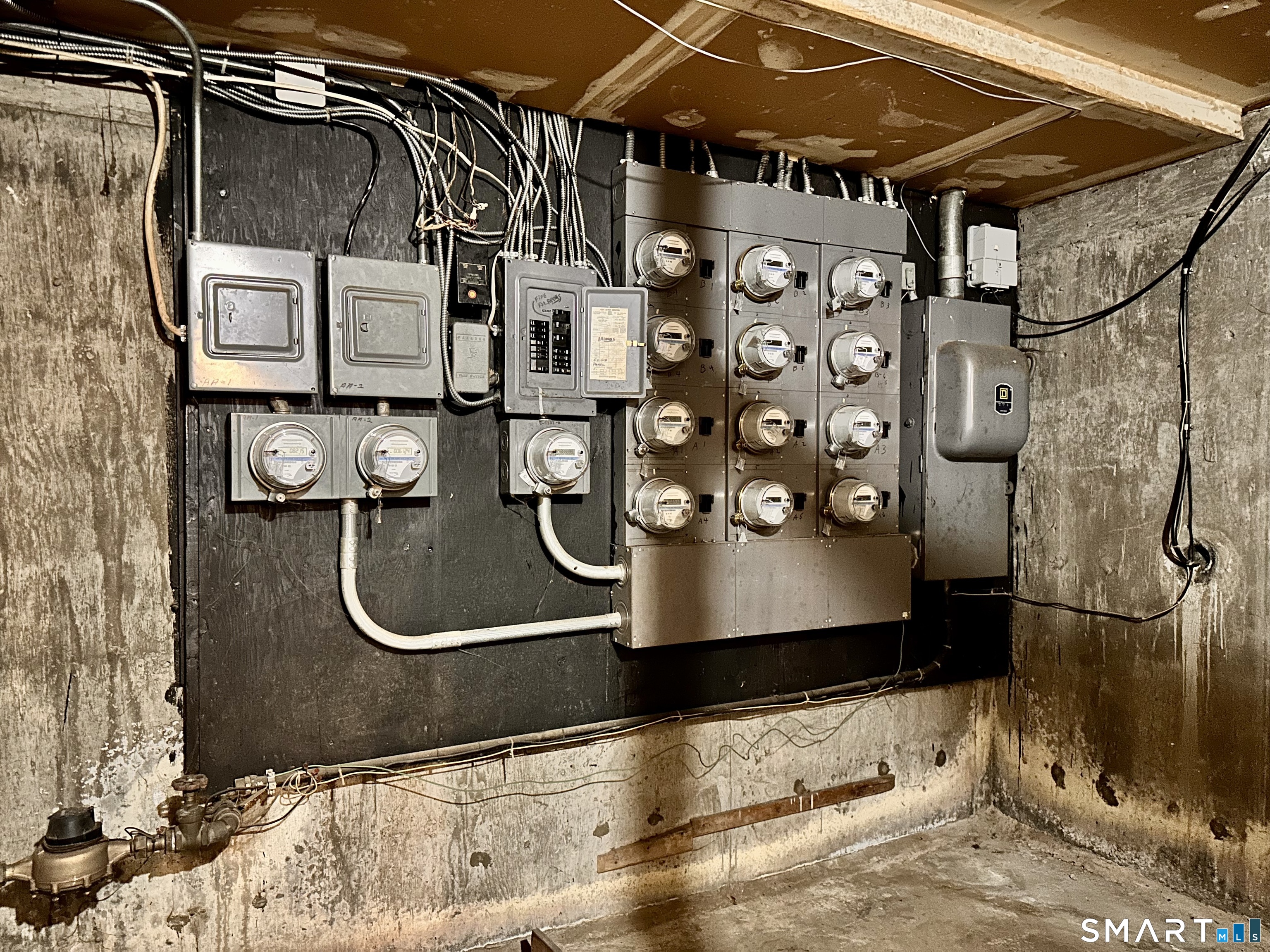 16 Henry Street Hartford, CT 06114 - Photo 12 of 19