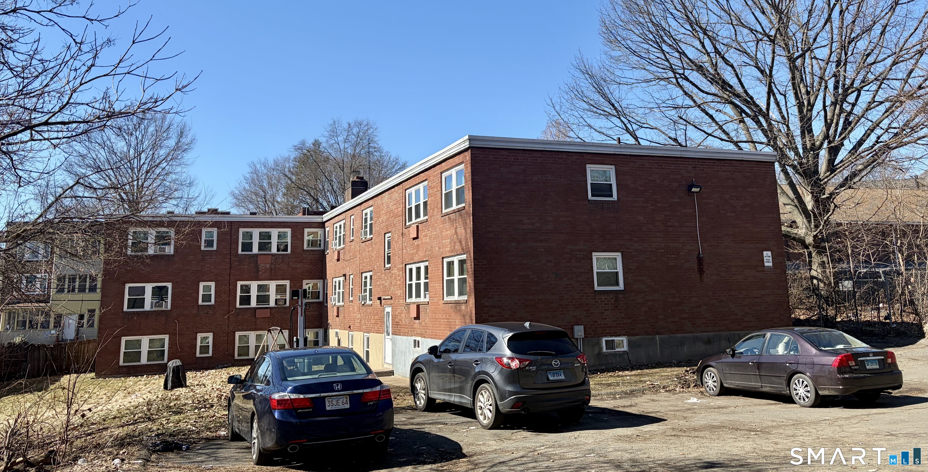 16 Henry Street Hartford, CT 06114 - Photo 2 of 19