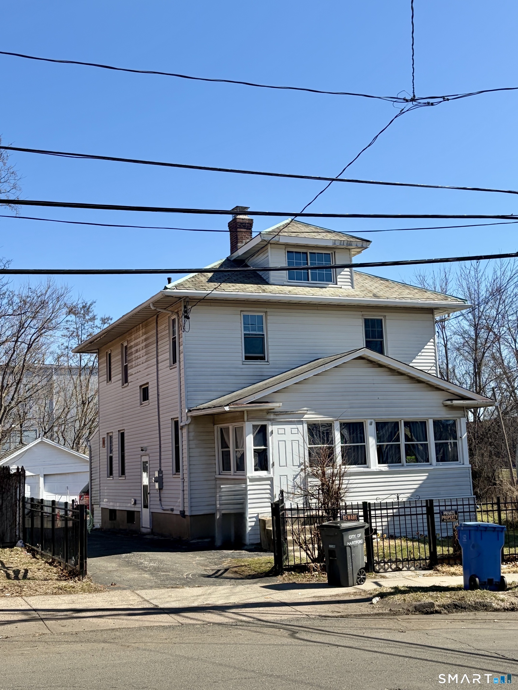 16 Henry Street Hartford, CT 06114 - Photo 3 of 19