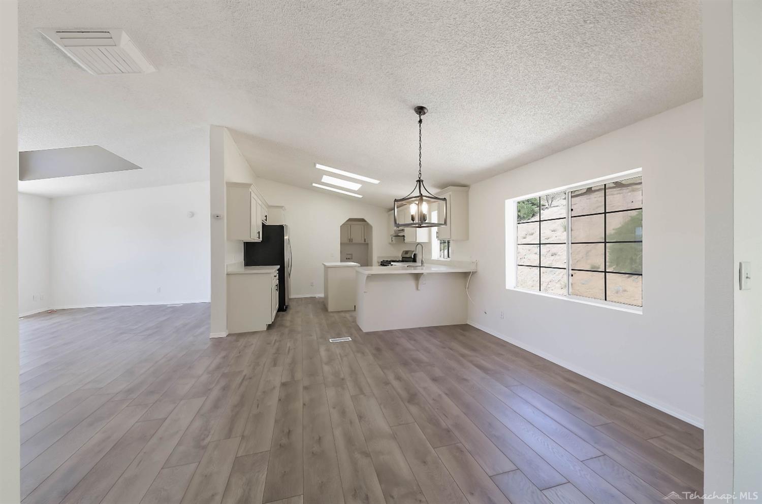 27801 Cummings Valley Road Tehachapi, CA 93561 - Photo 12 of 24 Gallery Image 12