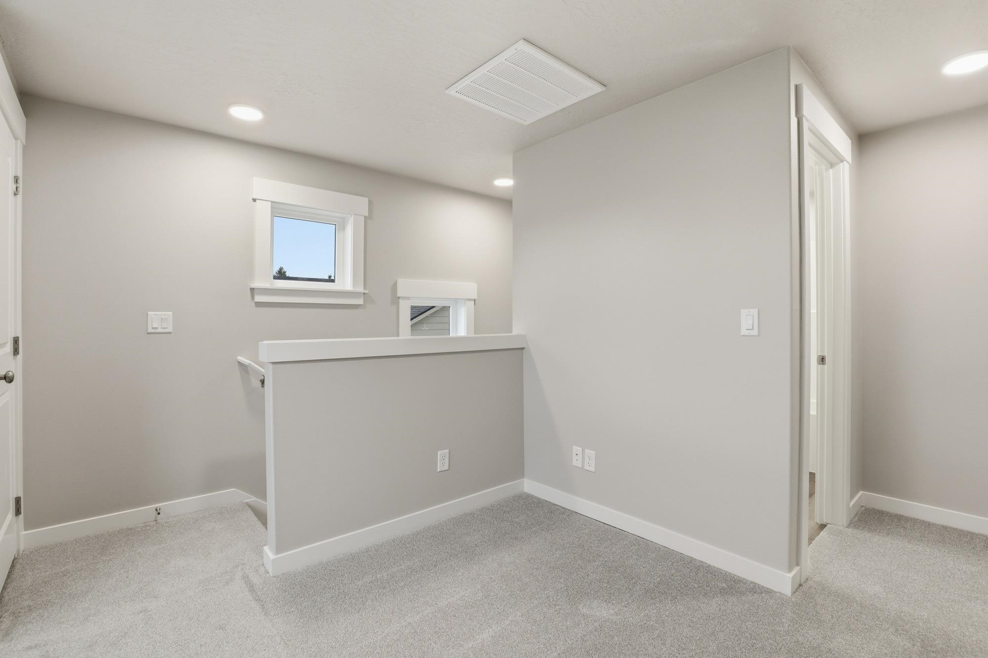 414 North Viewmont Road Greenacres, WA 99016 - Photo 9 of 12 Gallery Image 9