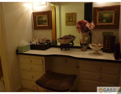 90 Devon Road Colonia, NJ 07067 - Photo 4 of 8 Gallery Image 4